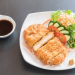 Saat ini sudah banyak makanan Jepang yang disukai oleh masyarakat Indonesia. Tak heran bila sekarang mulai banyak restoran Jepang yang bertebaran di Indonesia. Negara yang terkenal dengan julukan Negeri Sakura ini memiliki makanan khas super lezat yang wajib kamu coba. Salah satunya gorengan khas Jepang yang bisa kamu buat sendiri di rumah. Berikut beberapa rekomendasi dari BP-Guide. 