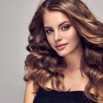 Jangan ragu untuk tampil beda dengan warna rambut cokelat. Yuk, simak artikel dari BP-Guide berikut ini untuk mendapatkan rekomendasi cat rambut cokelat terbaik dan berkualitas. Bersiaplah untuk tampil beda dan lebih cantik!