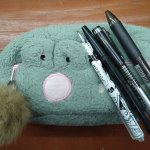 Pulpen menjadi alat penting untuk melancarkan aktivitas tulis menulis saat bekerja. Oleh karena itu, pemilihannya tidak bisa sembarangan. Berikut BP-Guide rekomendasikan pulpen terbaik untuk Anda beraktivitas. Simak juga liputan cara memilih pulpen sesuai kebutuhan. 