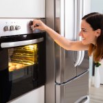 Kalau kamu memiliki impian sebagai baker, salah satu alat yang perlu ada di dapur adalah oven. Tanpa oven, maha karya kamu pun tak akan matang. Simak rekomendasi oven listrik yang bisa dipilih sebagai penghuni dapurmu. 