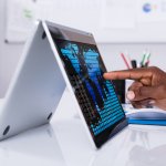 Mengapa tidak menggunakan laptop 2 in 1 yang sekaligus bisa kamu gunakan sebagai tablet untuk kebutuhan harian kamu, baik untuk bekerja atau aktivitas lainnya yang hadir dengan berbagai fitur menarik. Berikut kami rekomendasikan laptop 2in1 terbaik yang bisa menjadi pilihan untuk Anda bekerja secara maksimal. 
