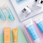 Siapa yang tidak kenal Wardah? Brand kosmetik halal muslimah ini sangat disukai oleh kaum hawa lho. Produk skincare Wardah juga punya banyak varian yang bisa disesuaikan dengan kebutuhan kulit Anda. Yuk, simak rekomendasi produk skincare Wardah yang akan bikin kulit Anda makin glowing!