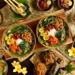 Surabaya, kota yang kaya akan keberagaman, menyimpan berbagai tempat makan khas Bali yang menawarkan pengalaman kuliner tanpa batas. Ingin tahu di mana Anda bisa menemukan serpihan Pulau Dewata di setiap suapan? Mari kita telusuri bersama rekomendasi restoran makanan khas Bali di Surabaya!