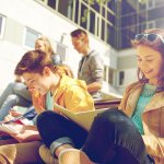 中学生男子の誕生日には、学校生活や休みの日など日常で使えるギフトを贈りましょう。今回は、男子中学生向きの誕生日プレゼントを徹底調査しました。編集部が実施したwebアンケートの結果などをもとにピックアップした売れ筋商品を、ランキング形式でご紹介します。本当に人気の商品がわかるのでぜひ最後までチェックして、喜んで受け取ってもらえるものを見つけてください！