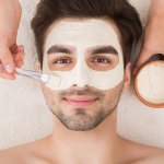 Perawatan kulit bukanlah hal yang eksklusif bagi wanita saja. Pria juga perlu merawat kulit wajah mereka agar tetap sehat dan segar. Dengan masker wajah khusus untuk pria ini, Anda dapat memberikan perawatan yang optimal dan menjaga kelembutan serta kebersihan kulit wajah Anda.