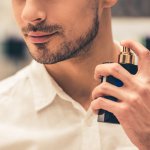 Dalam dunia parfum pria, tidak selalu harus kuat dan mencolok. Artikel ini akan mengulas beberapa rekomendasi parfum dengan aroma kalem yang cocok bagi pria yang menghargai kelembutan dan elegansi dalam kesan wangi mereka.