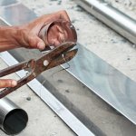 Gunting ada banyak macam dan jenisnya. Salah satunya adalah gunting baja ringan atau gunting aluminium. Berbeda dengan gunting kebanyakan, gunting ini bisa memotong bahan yang tebal dan kuat lho. Yuk, simak rekomendasi produknya dari BP-Guide berikut ini.