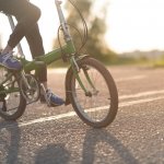 Buat Anda yang ingin bersepeda tanpa ribet, praktis, dan bisa dibawa ke mana saja, sepeda lipat jadi solusi yang tepat. Sepeda lipat dirancang sedemikian rupa agar tetap nyaman dipakai, namun ringan dan fleksibel. Simak rekomendasi sepeda lipat terbaik hanya dari BP-Guide berikut ini!