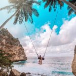 Nusa Penida kini jadi destinasi wisata hits di Bali. Pulau kecil ini punya puluhan pantai eksotis yang panoramanya mengundang kekaguman. Yuk, simak daftar pantai terindah di Nusa Penida versi BP-Guide!