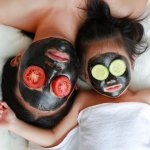 Jika Anda suka memperhatikan dunia kecantikan, terutama di media sosial tentunya Anda sudah tak asing dengan black mask atau masker berwarna hitam yang dikenal ampuh untuk merawat wajah. Jadi apa sih masker hitam ini dan apa manfaat sebenarnya di balik warna hitam tersebut? Yuk baca artikel BP-Guide ini. 