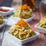 Mie instan seolah jadi makanan yang wajib dimiliki anak kost. Selain cara membuatnya mudah, mie instan bisa jadi pengganjal saat kantong menipis. Namun, daripada membuatnya dengan cara yang sama, sebaiknya coba resep bahan dasar mie ini. Dijamin Anda pasti tak akan bosan. 