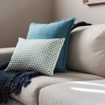 Bantal sofa merupakan salah satu bantal yang wajib ada di rumah. Keberadaannya memberikan kesan tersendiri pada ruangan. Kamu bisa memilih bentuk dan warna yang sesuai untuk menyerasikannya dengan tema ruangan. Simak hal penting sebelum kamu membeli bantal sofa. Cek juga rekomendasi bantal sofa menarik dari kami!