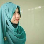 Fashion muslim semakin berkembang pesat di Indonesia. Jika dulu muslimah berhijab hanya di beberapa waktu tertentu saja, sekarang ini hijab digunakan sepanjang waktu untuk aneka aktivitas. Nah, cek bersama ya, gaya hijab sederhana untuk keseharian kamu bersama BP-Guide!