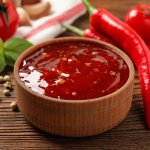 Siapa yang tidak suka dengan sambal? Kini, dengan hadirnya sambal kemasan, Anda dapat menikmati kenikmatan pedas praktis kapan saja dan di mana saja.