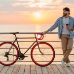 Dulu mungkin memang penggunaan sepeda hanya sebagai alat transportasi. Namun saat ini, sepeda digunakan untuk berolahraga, bahkan alat menyalurkan hobi. Masih ada banyak lagi manfaat bersepeda dan merek-merek sepeda favorit di dunia. Penasaran ingin mengetahui lebih jauh? Simak pembahasannya berikut ini.