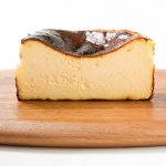 通販のバスクチーズケーキは、有名店のものなど美味しい商品が揃っています。今回はバスクチーズケーキを扱うブランドから、自社で独自収集したデータやwebアンケート調査などをもとに、おすすめのものを編集部が厳選しました。人気店がわかるランキングをぜひチェックして、気になる商品をお取り寄せしてみてください。