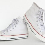 Bagi kamu yang sedang mencari sepatu baru, kamu bisa pilih produk sepatu Converse. Sepatu dari brand Converse terkenal akan desainnya yang klasik. Meski demikian, kamu bisa mudah memadukannya dengan berbagai outfit untuk mendukung gaya kasual. Yuk, intip kelebihan sepatu Converse dan juga rekomendasi produknya untuk kamu!