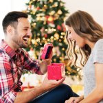 Christmas is around the corner and you're still struggling with what to put on your shopping list? Best Present Guide can help! From candy and flowers, jewellery, makeup and home decor, we have listed plenty of options for what you can give her, and helpful notes on how to choose as well. 