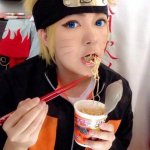 Penggemar Anime tentu tahu dengan anime Naruto, bukan? Nah, siapa yang mau tampil ala-ala shinobi dalam tampilan sehari-hari? Tidak melulu untuk cosplay, tapi dalam tampilan casual juga tetap menarik, loh.