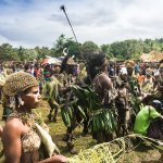 Jangan ngaku pencinta kuliner kalau kamu belum pernah coba aneka makanan khas Papua. Selain lezat, bahannya unik dan cara memasaknya juga sederhana. Yuk, coba intip aneka kulinernya di bawah ini!