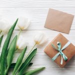 Anda pasti ingin memberikan kado dengan sentuhan khusus. Paper bag kado adalah pilihan yang elegan dan ramah lingkungan untuk mempercantik hadiah Anda dan menyampaikan pesan kasih sayang Anda.