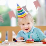 Want to give return gifts that are more than just small toys to your little guests? You have come to the right place. We not only have great gift ideas but also tips to arrange your party. Continue reading for a comprehensive guide on arranging a birthday party and tons of ideas for return gifts. 