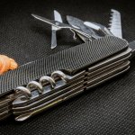 Multi tools adalah salah satu dari beberapa benda yang wajib Anda miliki di rumah. Multi tools memiliki banyak fungsi, seperti memotong dan membuka botol, baik botol wine dengan penutup kayu maupun penutup logam. Berikut ini, BP-Guide akan memberikan ulasan dan rekomendasi multi tools terbaik untuk Anda.