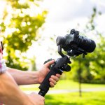 Sebagai content creator pasti tidak lepas dengan video sebagai bahan konten. Jangan sampai konten kamu tidak nyaman dinikmati karena terlalu banyak shake atau tidak stabil. Gimbal kamera akan membantu kamu menciptakan video berkualitas dan menciptakan angle impian kamu. Sebenarnya gimbal kamera itu apa sih? BP-Guide jelaskan di artikel ini. Ikuti pula tips memilih gimbal kamera yang baik untuk kebutuhan kamu. Jika bingung, ada rekomendasi gimbal yang bisa jadi pilihan kamu. Simak di sini ya. 