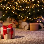 Bertukar kado telah dijadikan tradisi di sebagian keluarga saat Hari Natal tiba. Momen inilah yang paling ditunggu, terutama oleh anak-anak. BP-Guide akan memberikan rekomendasi hadiah natal unik dan terbaik untuk anak.