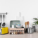 Saat memasak, kita butuh peralatan yang lengkap agar memasak bisa jadi lebih cepat. Nah, kamu bakal butuh aneka perlengkapan dapur rekomendasi dari kami berikut ini loh!