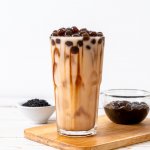 Kamu pasti sudah nggak asing lagi dong dengan bubble tea. Ya, minuman asal Taiwan ini sedang hype di Indonesia. Kamu bisa menemukan banyak gerai bubble tea dari berbagai macam merek. Penasaran kan merek bubble drink apa yang paling disukai kaum milenial? BP-Guide punya daftarnya untukmu.