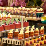 Bingung memilih variasi snack untuk pesta pernikahan Anda yang semakin dekat sementara bujet yang dimiliki terbatas? Tenang, Anda bisa kok membuat sendiri snack yang lezat untuk pesta nanti. Berikut ada beberapa resep snack pernikahan yang mudah dibuat dan bisa Anda coba praktikkan di rumah.