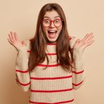 Sweater memang tidak ada matinya. Namun, untuk tampilan yang lebih keren, musti lebih cerdas dalam padu padannya. Berikut ini, BP-Guide akan memberikan tips padu padan outfit bermotif garis dan rekomendasi produk sweater belang yang pas untuk Anda.