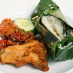 Nasi bakar merupakan salah satu masakan khas Indonesia yang bisa Anda jumpai di mana saja, terutama di Pulau Jawa. Meskipun tampilannya cukup sederhana, namun nasi bakar selalu menggoda untuk dicicipi. Nah, berikut BP-Guide rekomendasikan beberapa varian nasi bakar sebagai pilihan. 