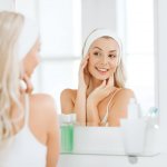 Jangan lewatkan merawat kulit setiap pagi usai bangun tidur. Rawat kulit dengan memakai skincare pagi. Jangan asal pakai saja, ada urutan yang harus kamu ikuti agar hasilnya bisa lebih maksimal. BP-Guide menunjukkan urutan yang benar dalam memakai skincare pagi. Jangan khawatir karena kami juga merekomendasikan deretan produk terbaik untuk melengkapi skincare pagi kamu. Cek segera, ya!