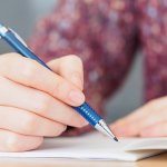 Selain pensil tradisional yang berbalut kayu, ada pensil yang lebih praktis dan canggih yaitu pensil mekanik. Melalui artikel ini, BP-Guide akan memberikan rekomendasi pensil mekanik terbaik, buat kalian para pelajar maupun profesional.