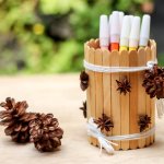 Stik es krim bisa dengan mudah Anda temukan dan jadikan kerajinan tangan. Selain unik, kerajinan dengan bahan stik es krim juga mudah dibuat dan mudah pula diaplikasikan. Produk kerajinan tangan yang fungsional dan menarik dari bahan stik es krim bisa Anda simak dalam tulisan BP-Guide berikut ini!