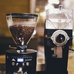 Penggemar kopi tentu wajib memiliki sendiri mesin kopi di rumah. Kamu jadi bisa menyeduh aneka kopi favorit dengan lebih mudah kalau memiliki mesin kopi sendiri. Nah, cek yuk mesin kopi terbaik untuk kamu!