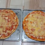 Pizza sudah menjadi makanan yang banyak digemari di Indonesia. Seperti makanan impor lainnya, Anda pun bisa bikin pizza sendiri. Ikuti saja resep dan cara membuat pizza yang BP-Guide rekomendasikan. 