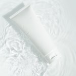 Memakai skincare seakan sudah menjadi rutinitas yang tidak boleh dihentikan. Pemakaian skincare memang bisa merawat kecantikan kulit dan memberikan hasil yang lebih permanen. Skincare dengan kandungan galatomyces banyak disukai karena khasiatnya. Yuk, intip manfaat skincare galatomyces dan rekomendasinya dari kami!