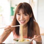Mie instan adalah makanan yang sangat populer di Indonesia. Sayangnya, mie instan terkenal tidak sehat dan gampang bikin gendut. Tetapi kini banyak mie instan rendah kalori yang lezat tapi lebih sehat. Yuk, simak rekomendasi mie rendah kalori dalam artikel BP-Guide berikut ini.