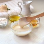Sejak dulu kala, susu sudah dikenal sebagai salah satu bahan alami terbaik untuk merawat kulit. Dalam artikel ini, BP-Guide akan memberikan rekomendasi masker susu terbaik yang akan bikin kulit lebih glowing dan cerah. Yuk, simak bersama!