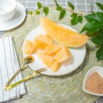 Tidak hanya nikmat disantap langsung, melon juga bisa dijadikan camilan saat santai atau selagi beraktivitas. Yuk cicipi manisan melon yang bisa dibuat sendiri di rumah atau kalau tidak sabar, kamu juga bisa membelinya secara langsung!