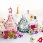 30 Rekomendasi Parfum Muslimah Pilihan Pakar yang Aromanya Segar (2023)