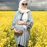 Saat Lebaran, ibu hamil tidak boleh terlihat kucel dan berdandan asal saja. Anda harus tetap modis meski sedang hamil ya. Coba deh, cek fashion Lebaran rekomendasi BP-Guide dan siap jadi pusat perhatian di Lebaran kali ini!