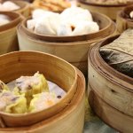 Berkunjung ke negeri trirai bambu China? Jika kamu punya kesempatan tersebut, jangan lupa untuk cicipi kuliner lokal yang enak dan bawa pulang juga sebagai oleh-oleh untuk keluarga maupun teman di rumah. Cek rekomendasinya disini kalau kamu tak tahu harus membeli apa, ya!