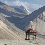 Scorching heat, sweaty clothes, an everlasting headache and will to go somewhere cold and never return. So when summer comes to India, what do you do? You read further on in this list of coldest places in India to pack your bags and take off right away! A bit of daydreaming doesn’t hurt anyone!