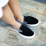 Dalam artikel ini, kami akan memberikan rekomendasi sepatu slip on terbaik untuk wanita. Sepatu slip on adalah pilihan yang nyaman dan bergaya untuk berbagai kesempatan. Kami akan membagikan beberapa model terkini yang cocok untuk gaya Anda, serta memberikan wawasan tentang kenyamanan, keawetan, dan tren fashion terbaru dalam dunia sepatu slip on wanita. 