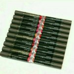 Lipstik dengan tekstur matte belakangan jadi favorit banyak wanita. Tekstur ini disukai karena lebih tahan lama. Namun, beberapa wanita mengeluhkan bibir yang jadi kering setelah mengaplikasikannya. Kini, kamu dapat beralih ke varian Soft Matte Lip Cream dari Mineral Botanica yang tak hanya mempercantik bibir indahmu tapi juga menjaganya tetap terasa lembut.