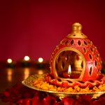 This article has a list of recommendations of things you can buy this Dhanteras. It has precious metal items like gold coins, silverware, silver coins, and other such items, ranging over all kinds of budgets. Read on to find something that fits your budget for this Diwali season!